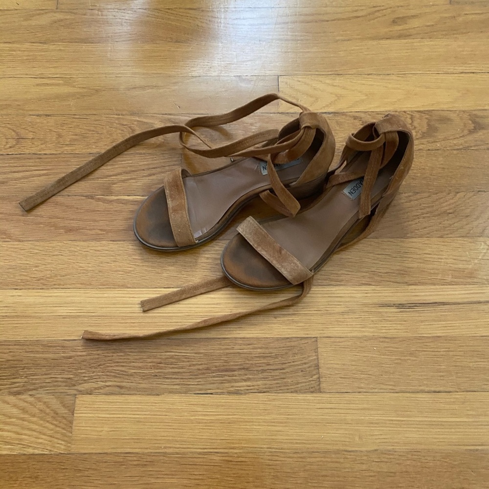 Steve Madden wrap around heel